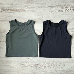 Bundle of 2 Paragon Fitwear Columbia Crops Size M